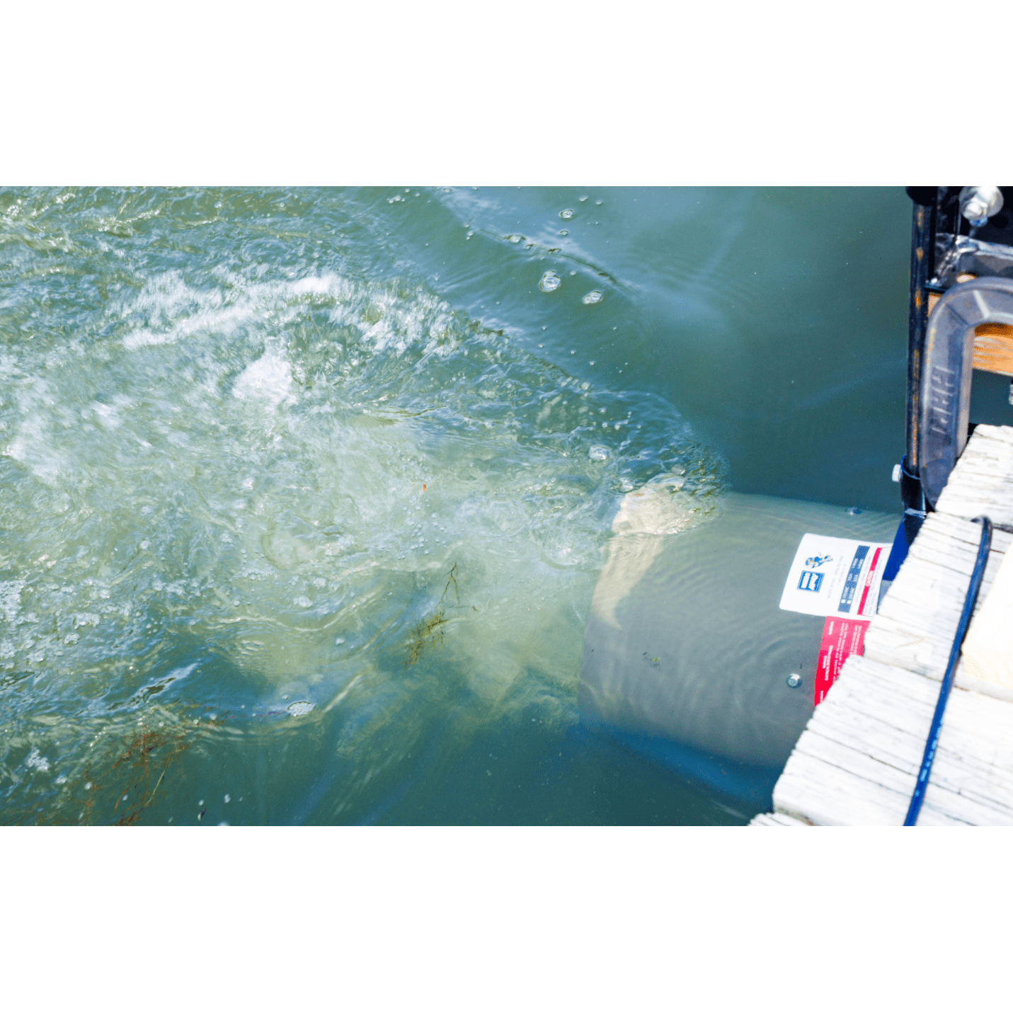 Hydrasearch: Weeds Away Muck & Algae Blower with Dock Mount