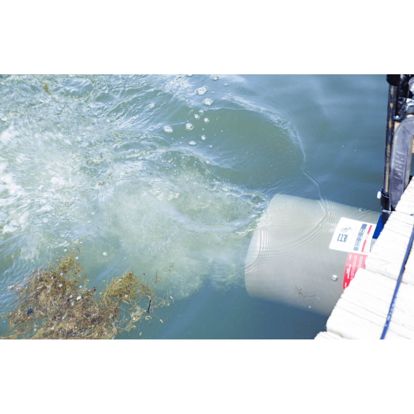 Hydrasearch: Weeds Away Muck & Algae Blower with Dock Mount