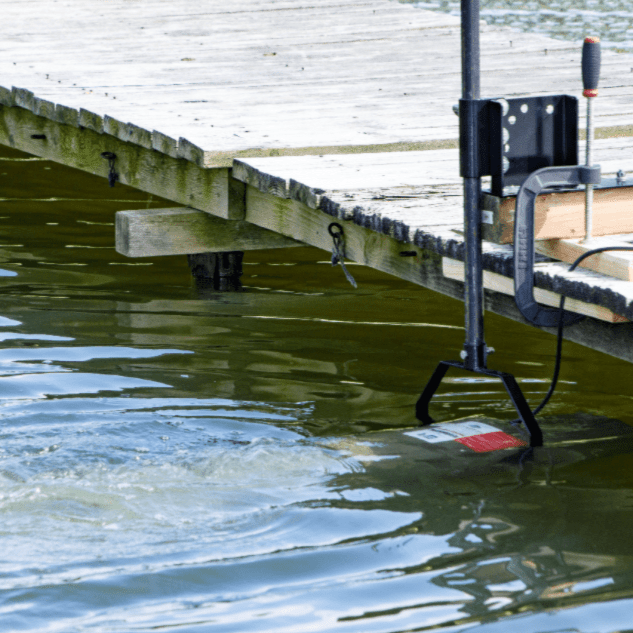 Load image into Gallery viewer, Hydrasearch: Weeds Away Muck &amp; Algae Blower with Dock Mount

